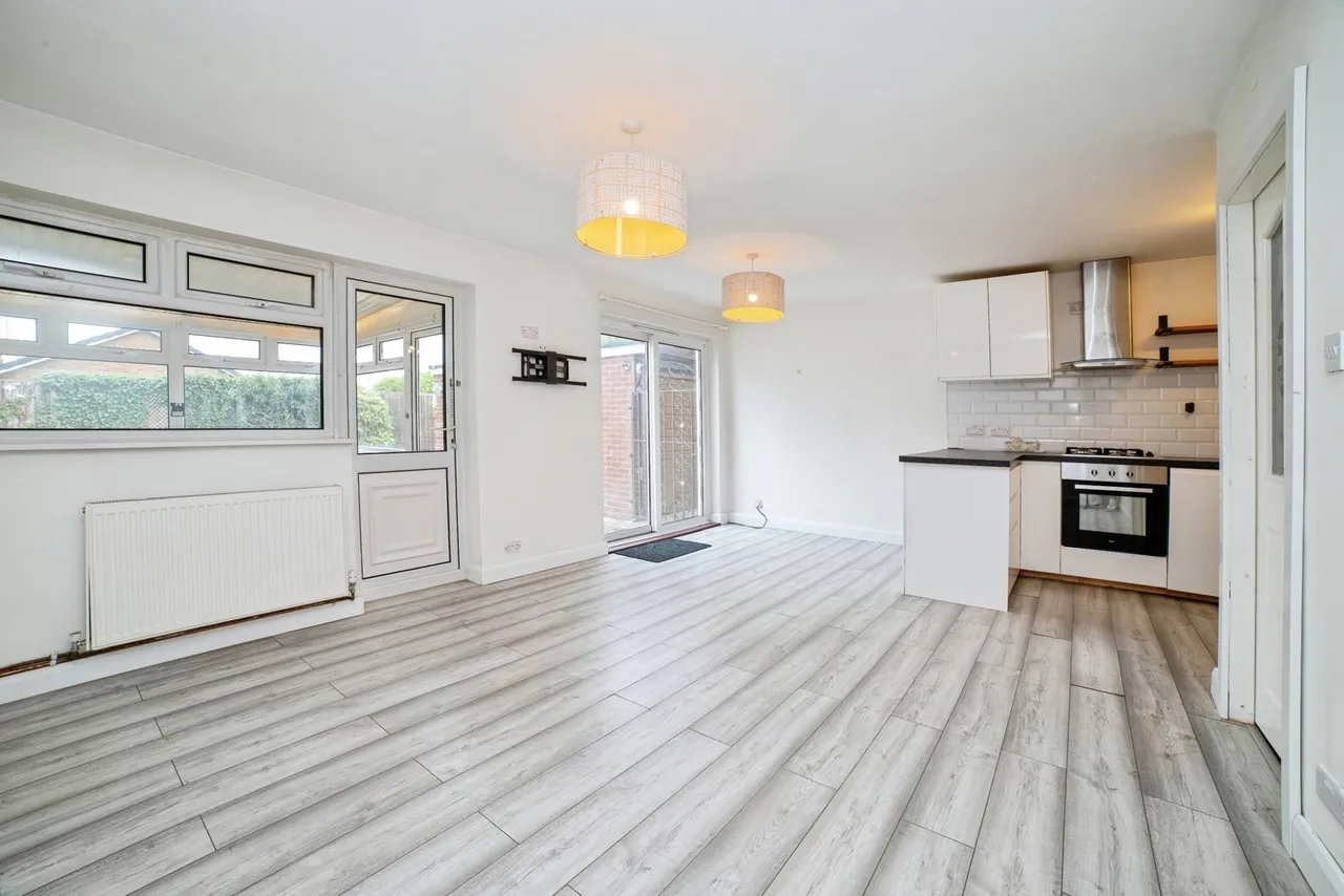 Birchwood Drive, Sutton-in-Ashfield, Nottinghamshire, NG17, photo 4
