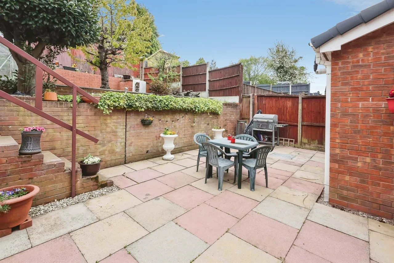 North View Drive, Brierley Hill, DY5, photo 16