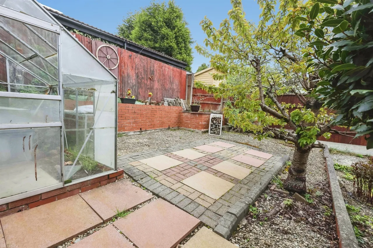 North View Drive, Brierley Hill, DY5, photo 19