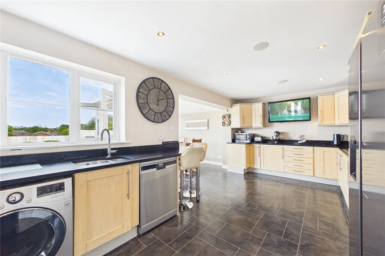London Road, Overton, RG25, photo 23