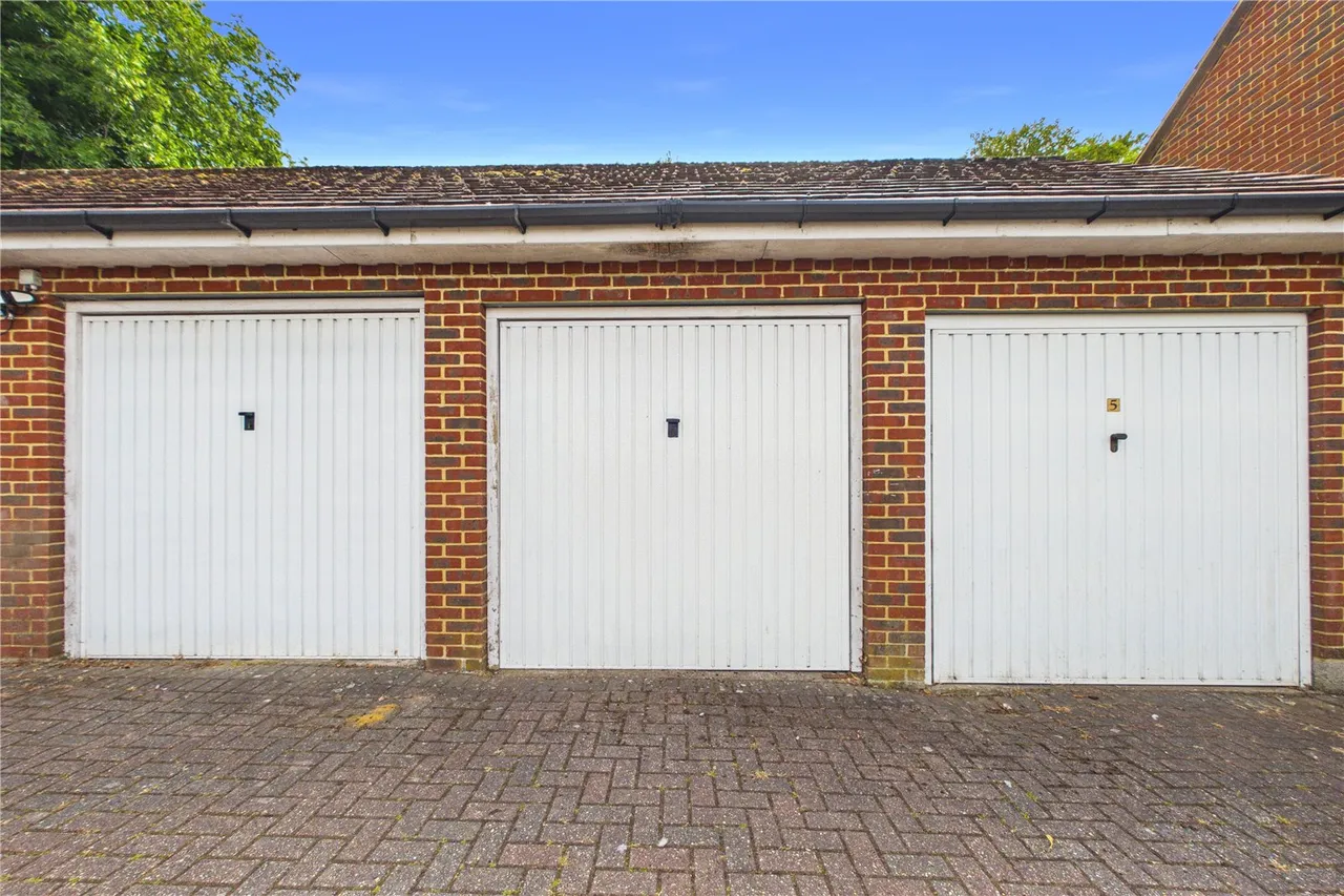 London Road, Overton, RG25, photo 4