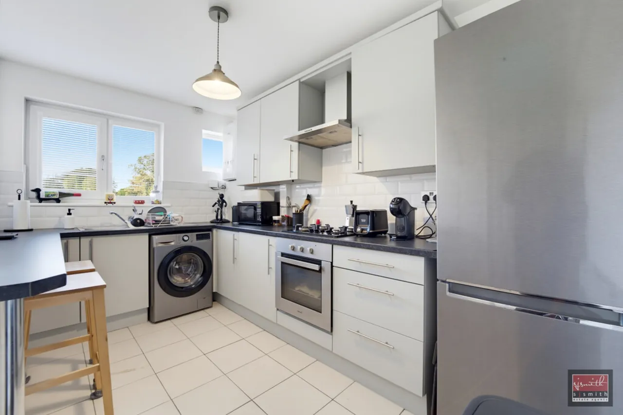 Oakhall Drive, Sunbury-on-Thames, TW16, photo 5