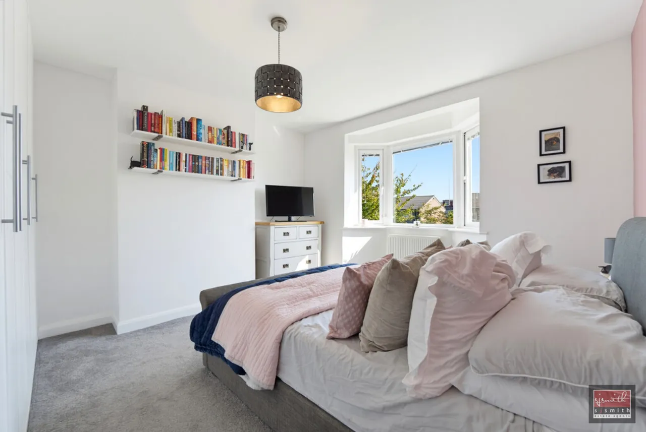 Oakhall Drive, Sunbury-on-Thames, TW16, photo 9