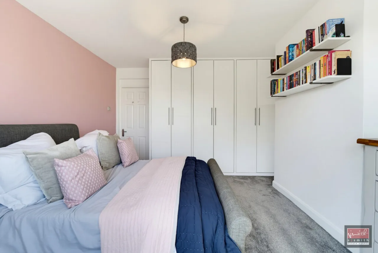 Oakhall Drive, Sunbury-on-Thames, TW16, photo 4
