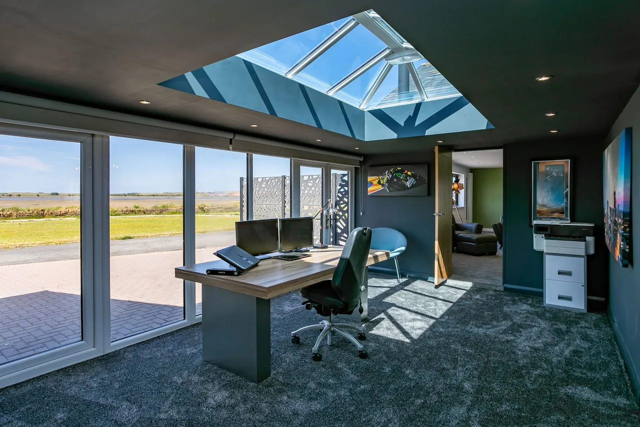 Browns Lane, Stalmine, FY6, photo 10
