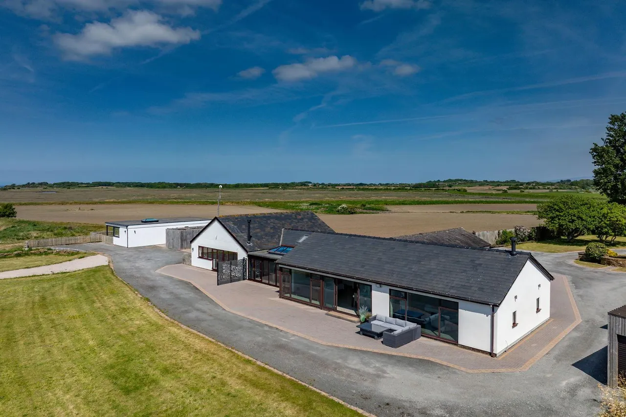 Browns Lane, Stalmine, FY6, photo 24