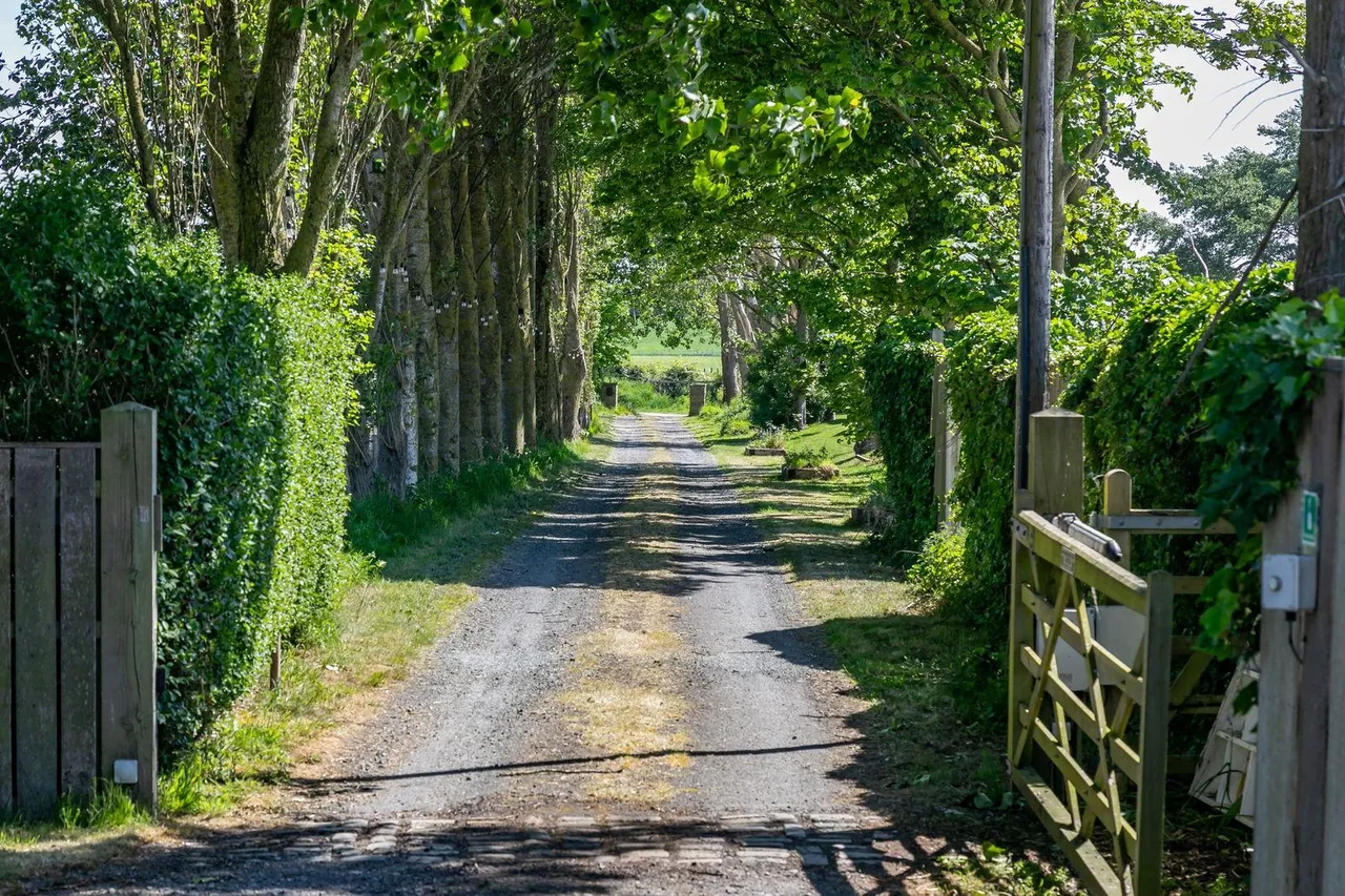 Browns Lane, Stalmine, FY6, photo 27