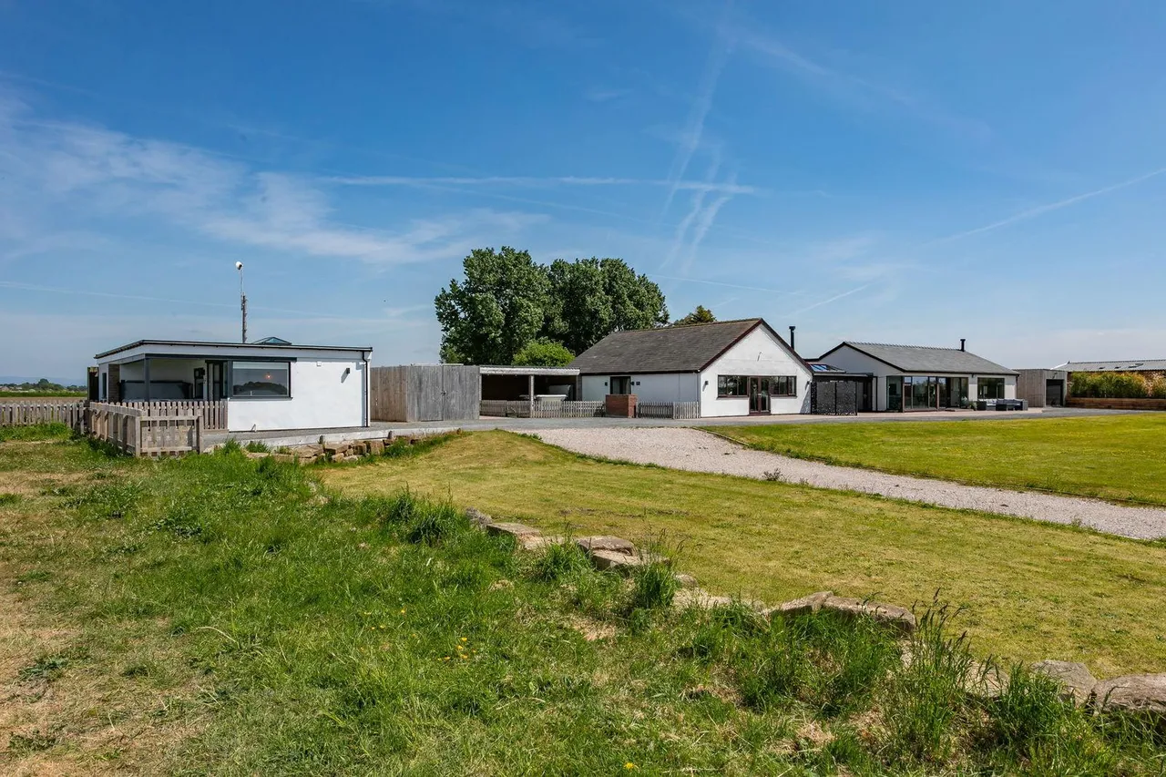 Browns Lane, Stalmine, FY6, photo 25
