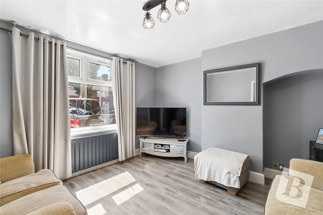 Walnut Tree Road, Dagenham, RM8, photo 2