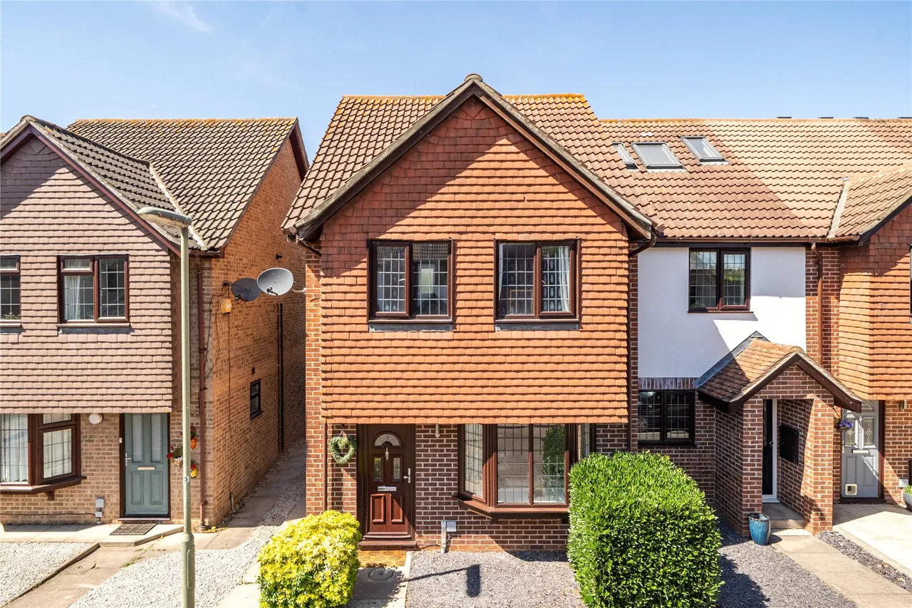 Armstrong Close, Walton-On-Thames, KT12, photo 18