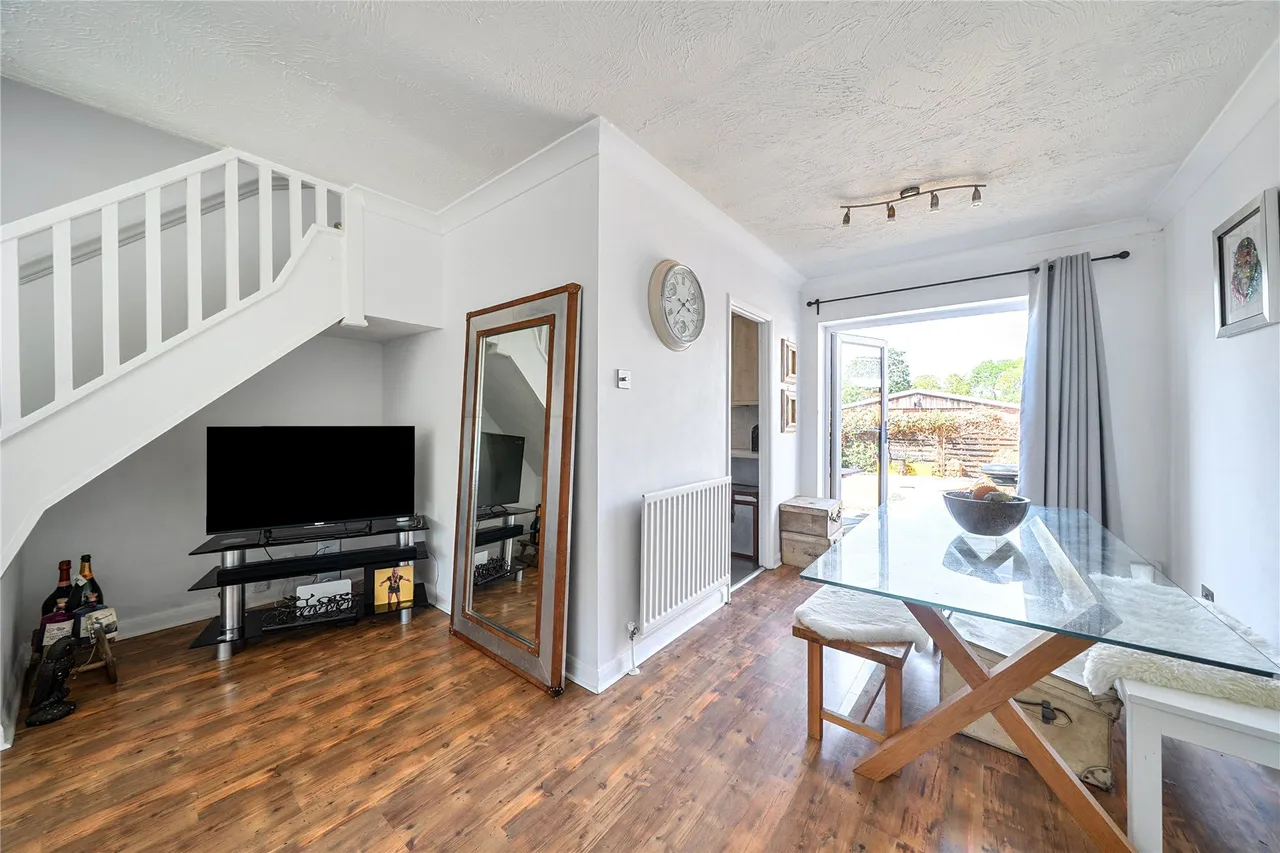 Armstrong Close, Walton-On-Thames, KT12, photo 12