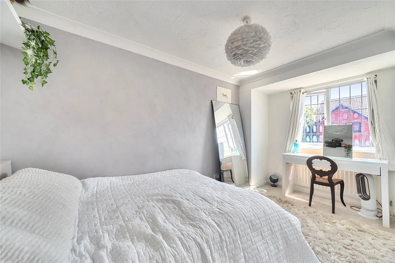 Armstrong Close, Walton-On-Thames, KT12, photo 10