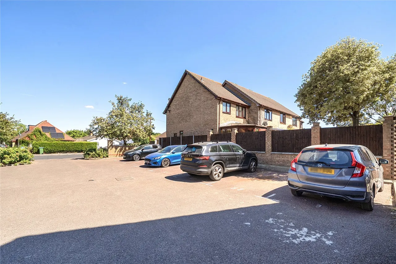 Armstrong Close, Walton-On-Thames, KT12, photo 24