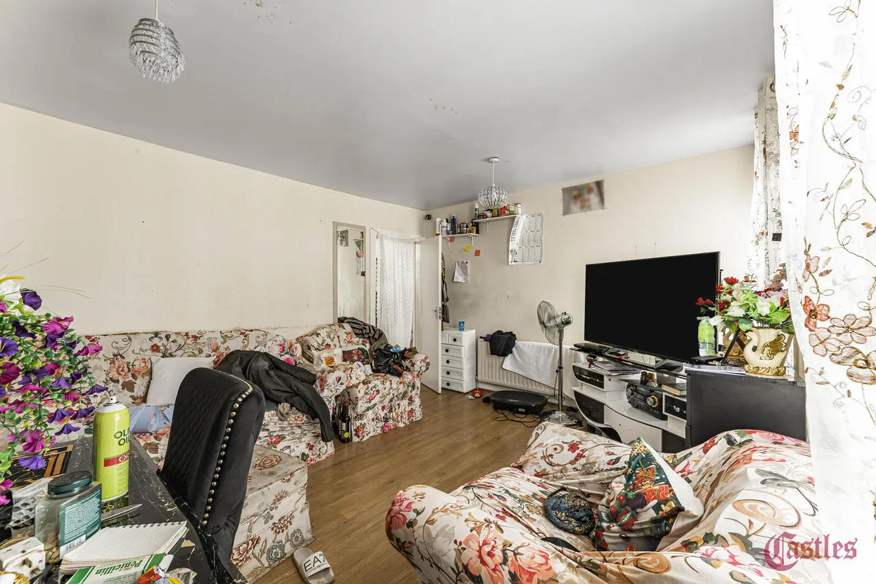Barnabas Road, London, E9, photo 2
