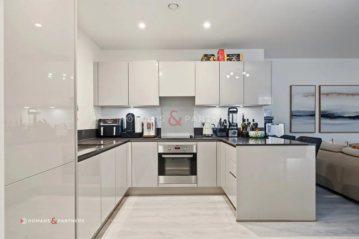 Tidey Apartments, East Acton, W3, photo 5
