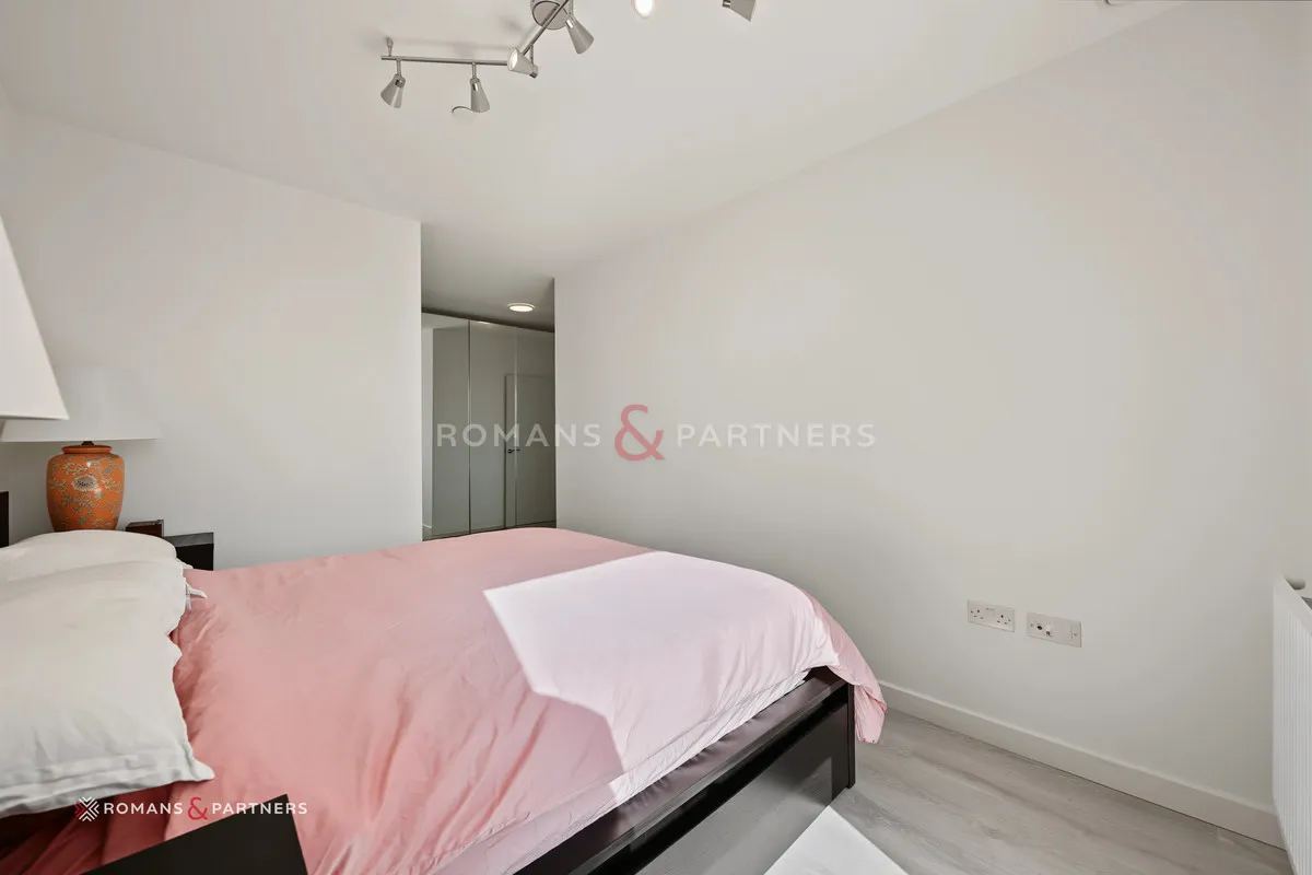 Tidey Apartments, East Acton, W3, photo 10