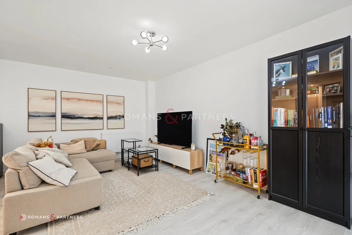 Tidey Apartments, East Acton, W3, photo 2