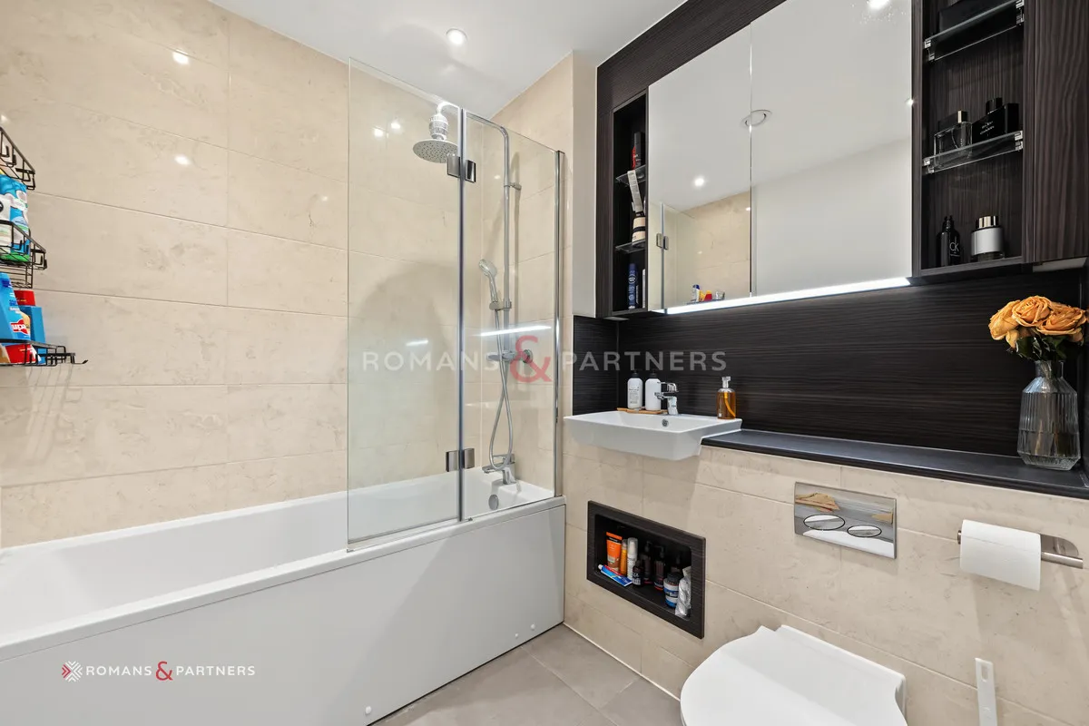 Tidey Apartments, East Acton, W3, photo 8