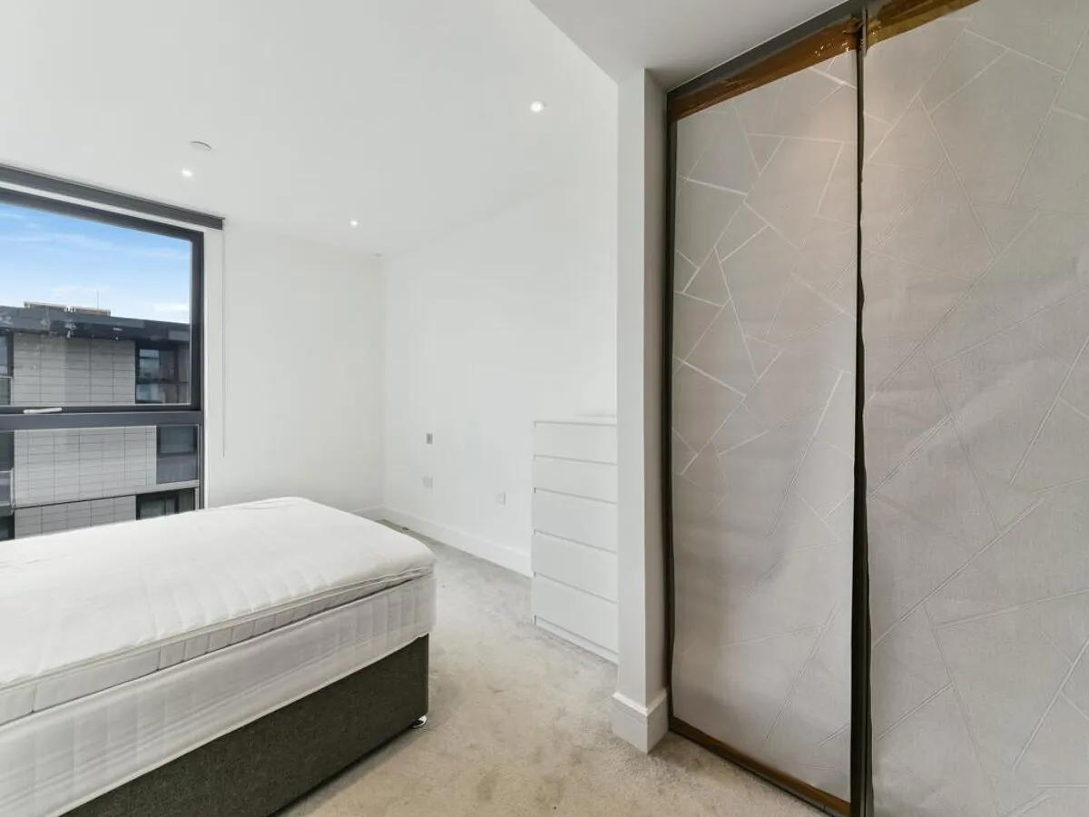Perilla House, Aldgate, E1, photo 4