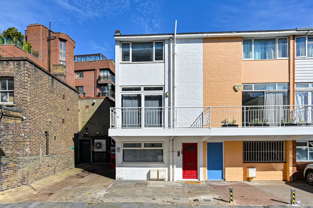 3 bed house for sale — 2 Childs Street, London
