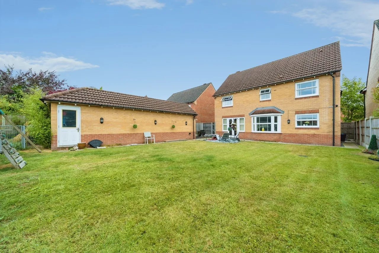 Templeton Drive, Fearnhead, Warrington, Cheshire, WA2, photo 2