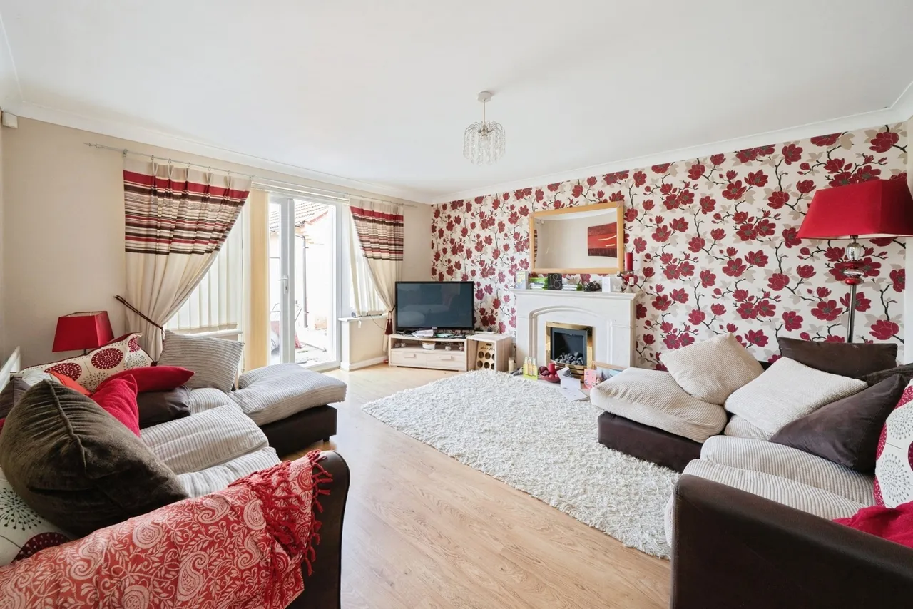 Templeton Drive, Fearnhead, Warrington, Cheshire, WA2, photo 3