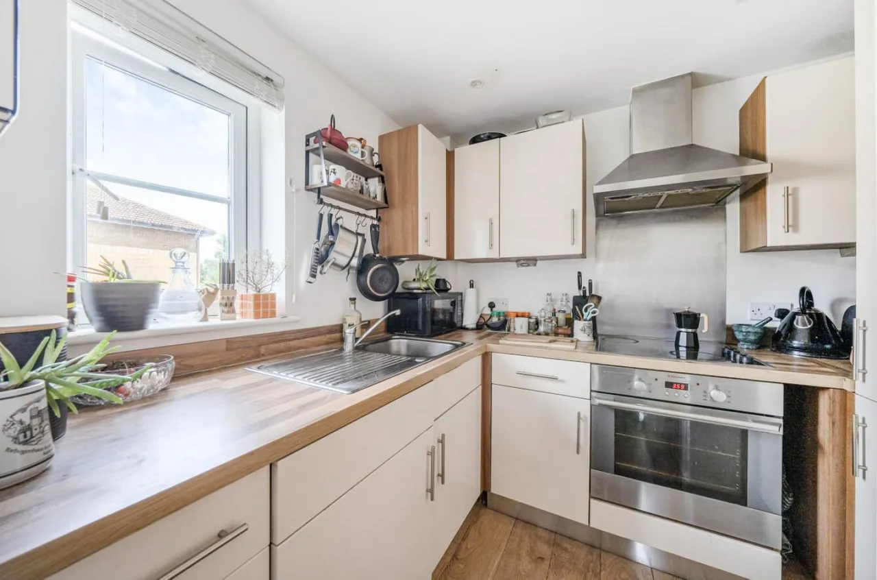 Stevenson Court, Cumberland Place, London, SE6 1BB, photo 4