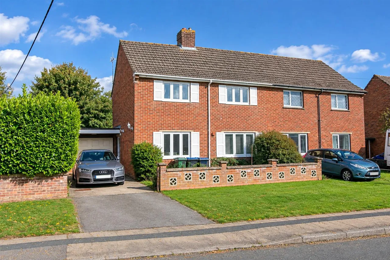 3 bed house for sale, The Rosary, Royal Wootton Bassett