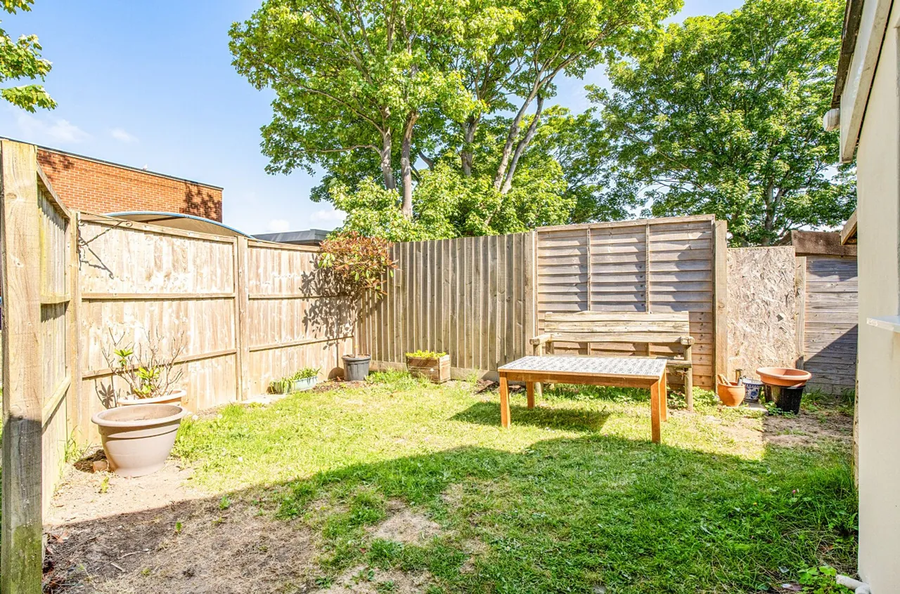 East Street, Selsey, PO20, photo 17