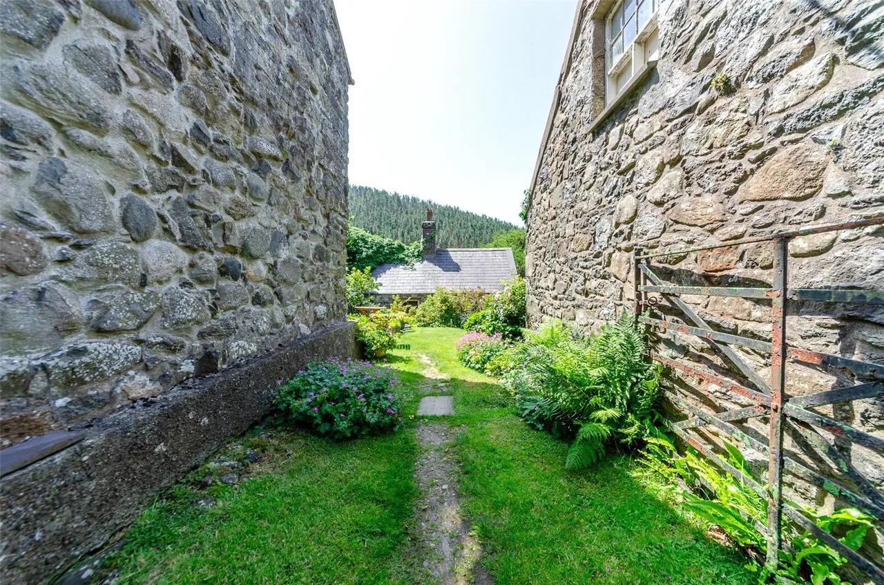 Gyrn Goch, Caernarfon, LL54, photo 57