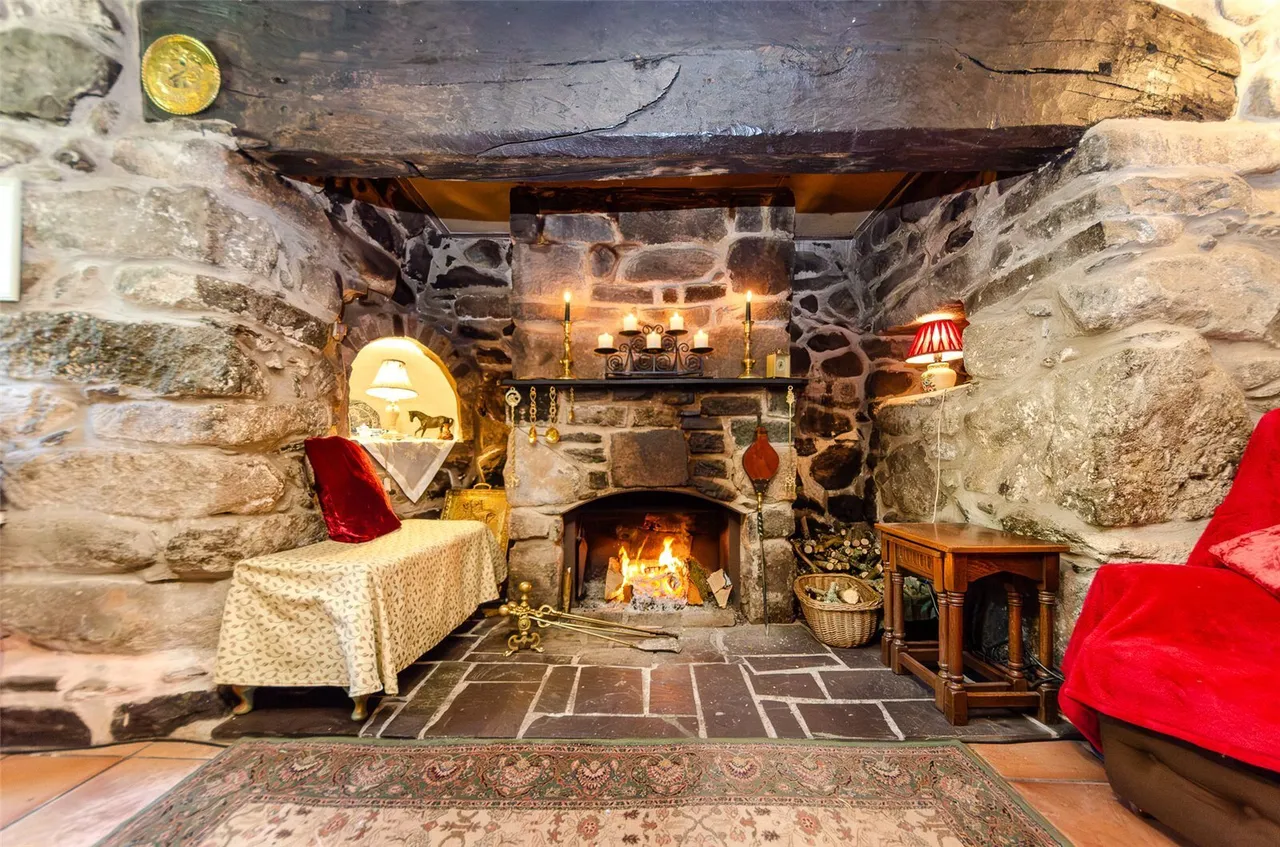 Gyrn Goch, Caernarfon, LL54, photo 7