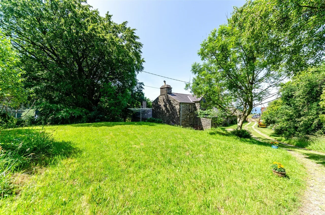 Gyrn Goch, Caernarfon, LL54, photo 16