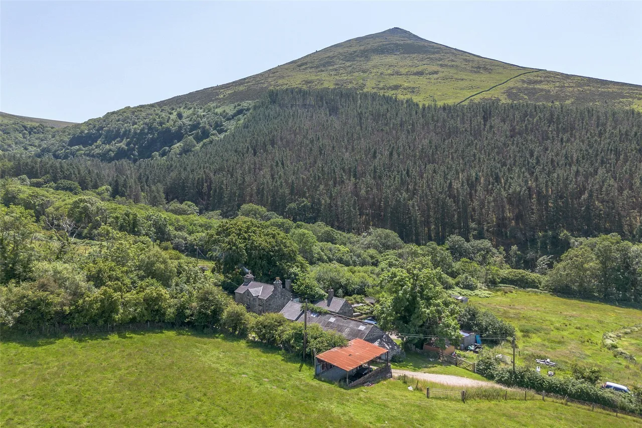 Gyrn Goch, Caernarfon, LL54, photo 48