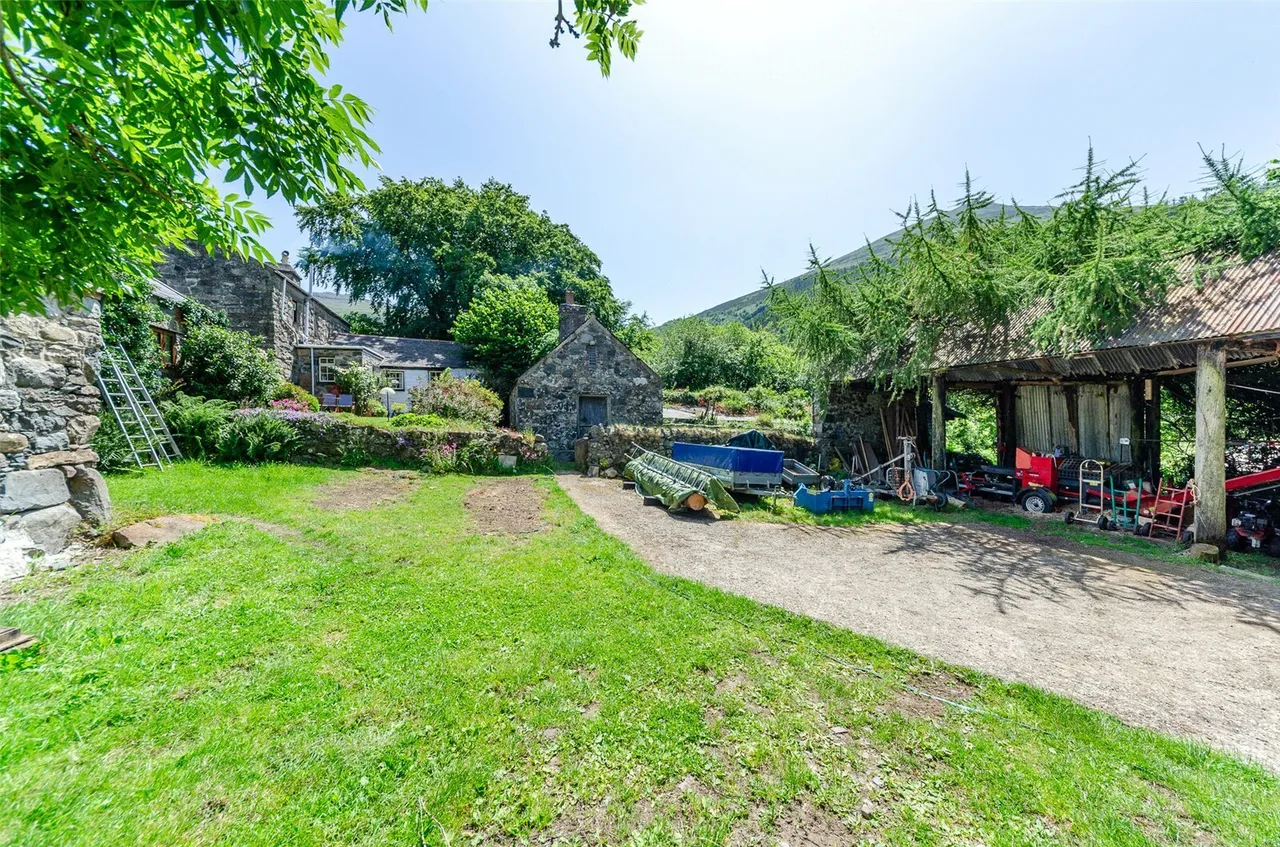 Gyrn Goch, Caernarfon, LL54, photo 23