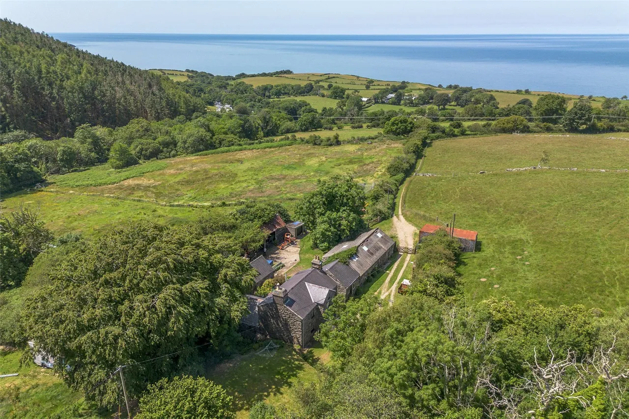 Gyrn Goch, Caernarfon, LL54, photo 49