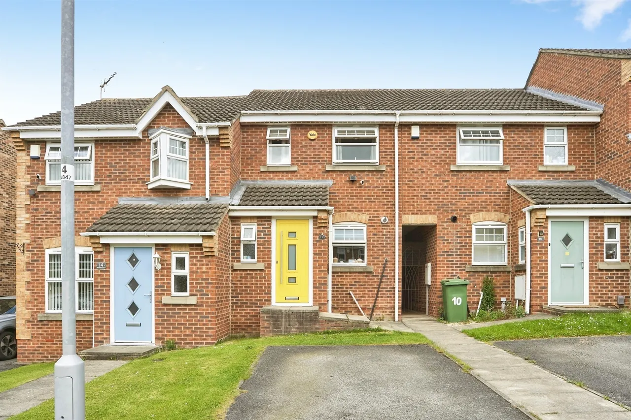 2 bed house for sale — Windmill Court, Lower Wortley, Leeds