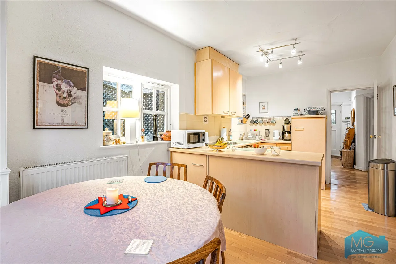 Cyprus Avenue, London, N3, photo 8