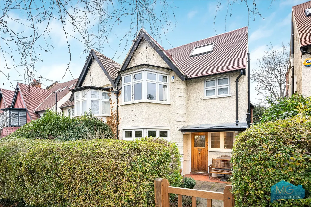 4 bed house for sale, Cyprus Avenue, London, N3