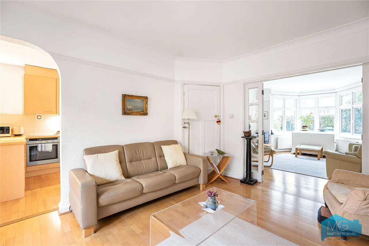 Cyprus Avenue, London, N3, photo 4