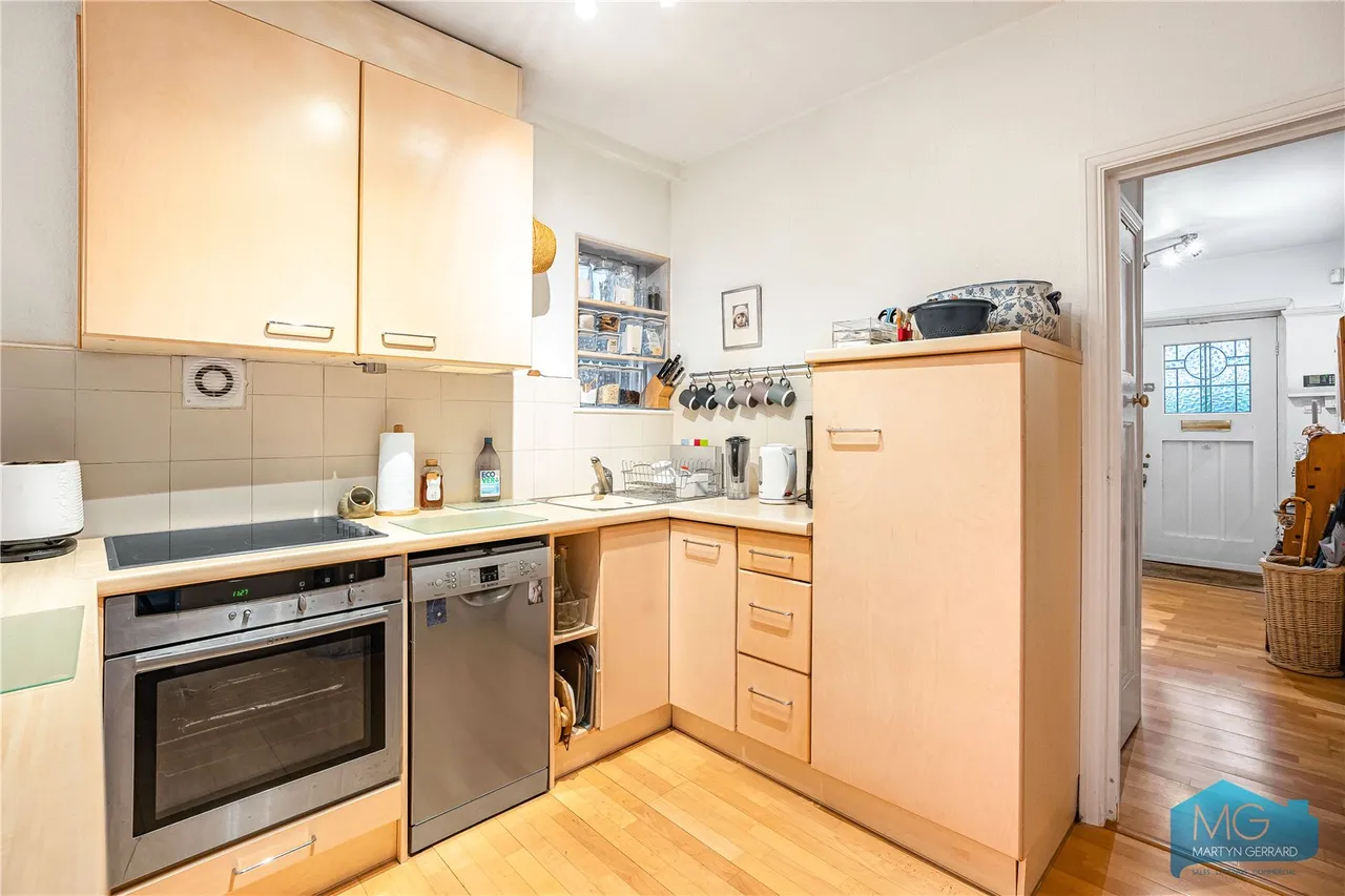 Cyprus Avenue, London, N3, photo 9