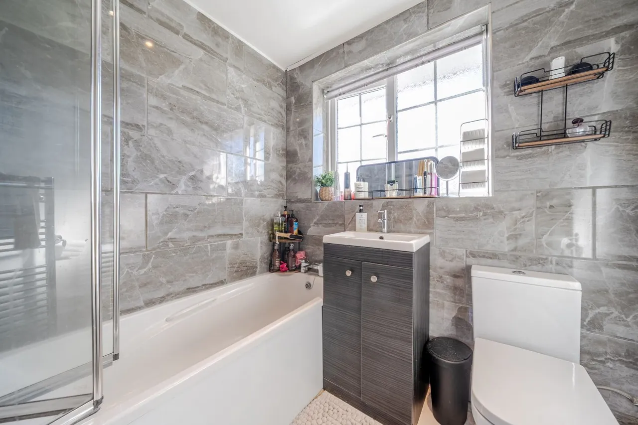 Regal Close, Sowerby Bridge, HX6, photo 10