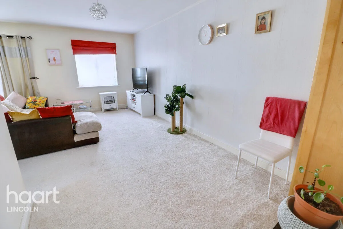 Riverside Drive, Lincoln, LN5, photo 2