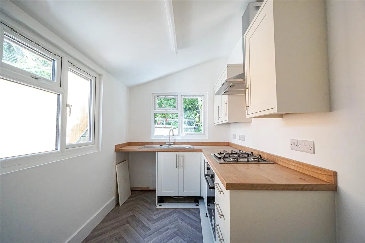 St. Georges Road, Hastings, photo 5
