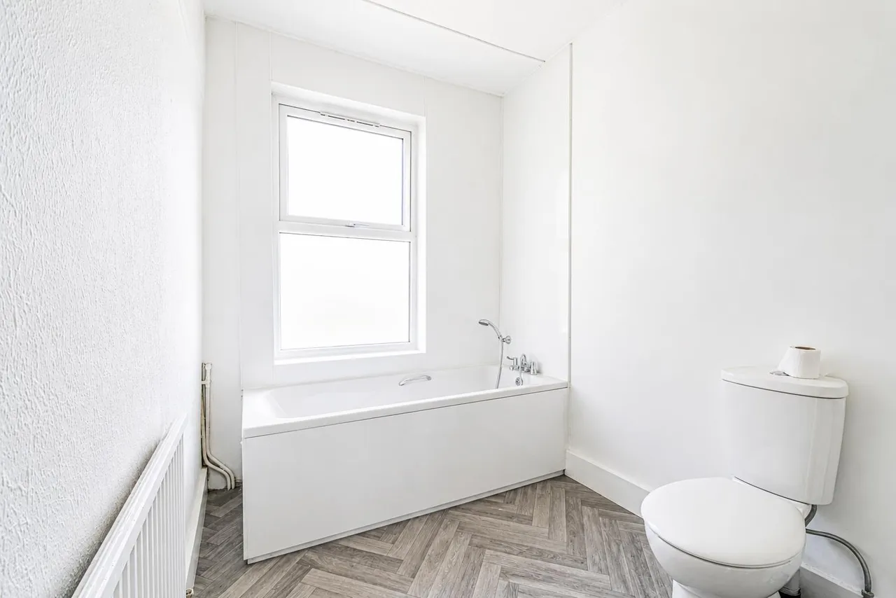 St. Georges Road, Hastings, photo 9