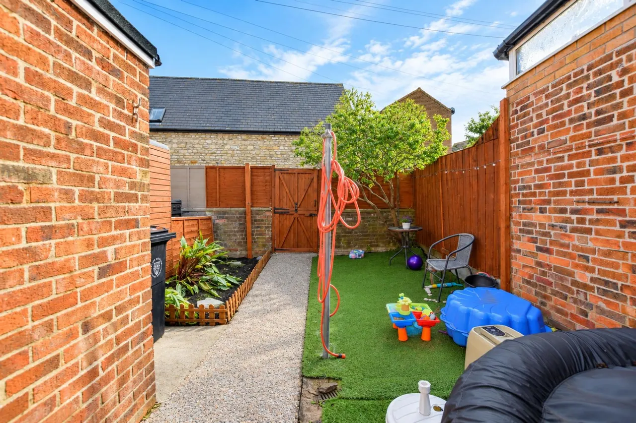 East Street, Stamford, PE9, photo 12