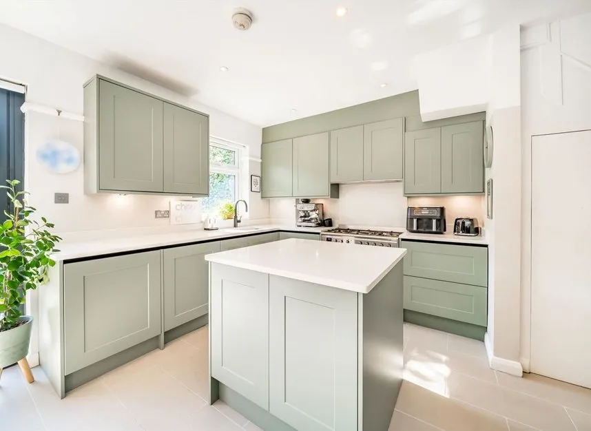 Runnymede Crescent, London, SW16, photo 4