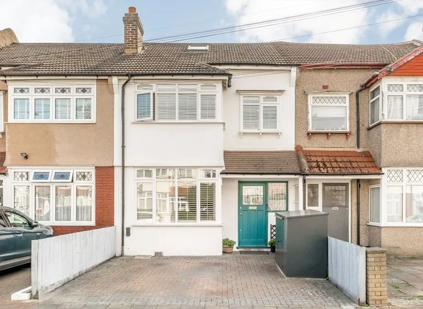 4 bed house for sale, Runnymede Crescent, London, SW16