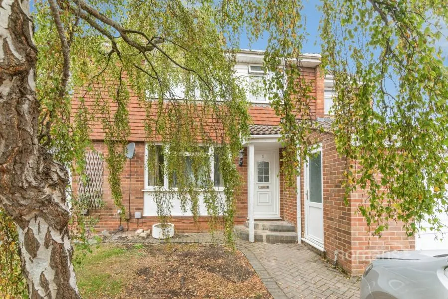 4 bed house to rent, Rowan Drive, Royal Wootton Bassett, SN4