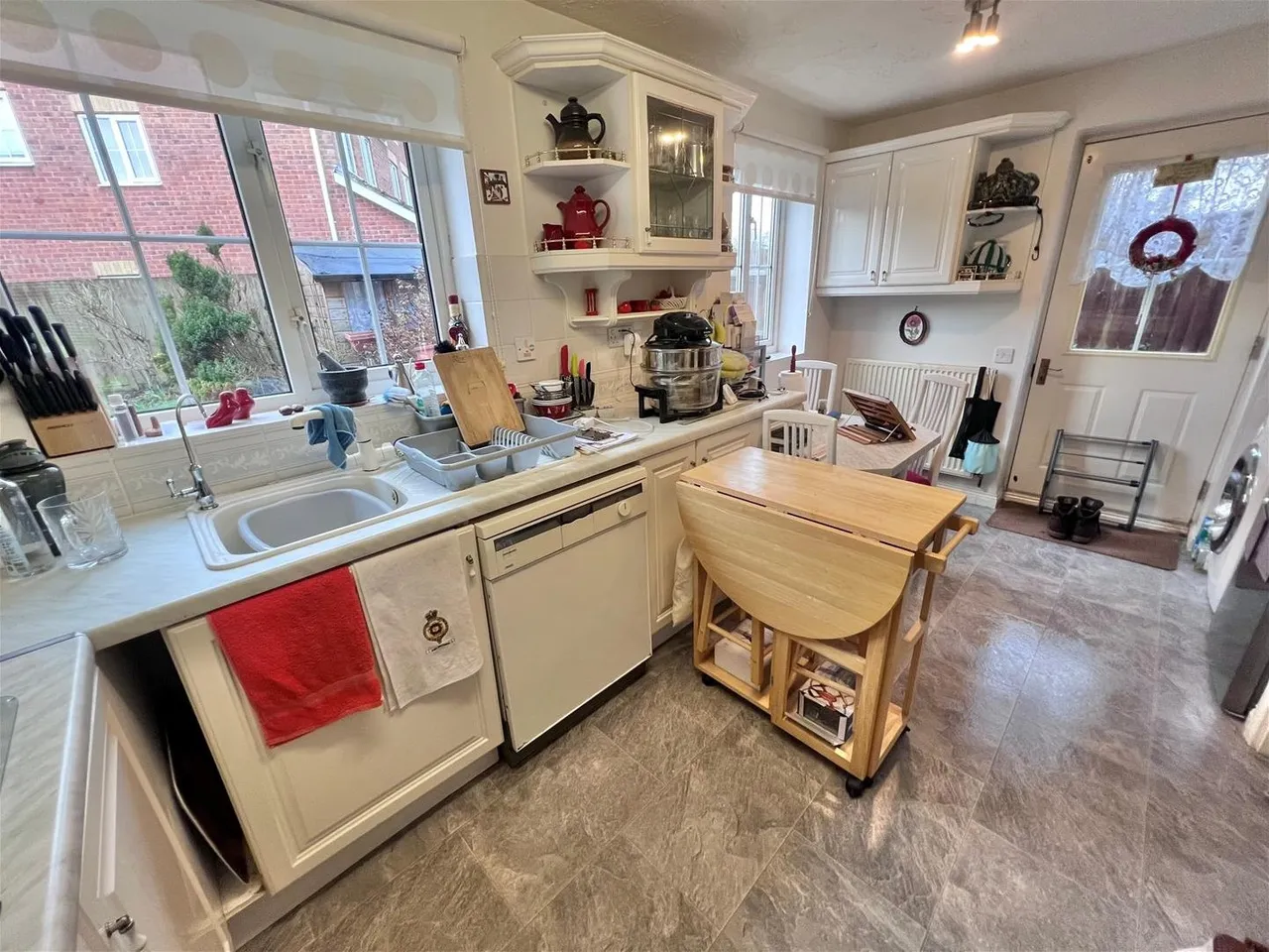 Sorrel Way, Gillingham, Dorset SP8 4TP, photo 4