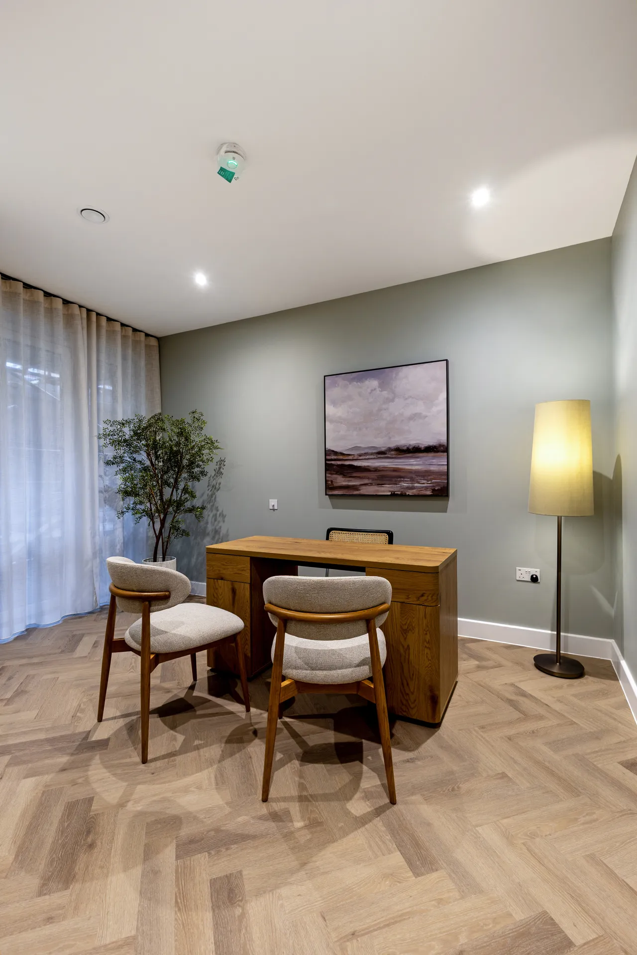 The Broadway, London, SW19, photo 5